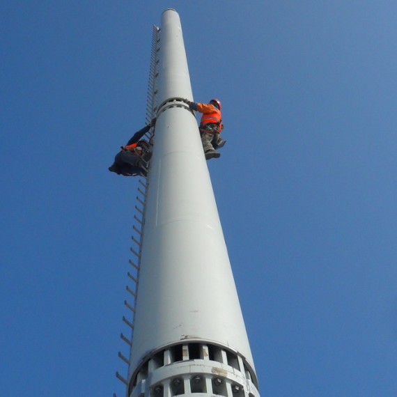 Torre Isozaki - Torre per telecomunicazioni