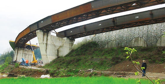 Construction of the Viaduct Acquarotondo for the external road-way in San Donnino (LU)